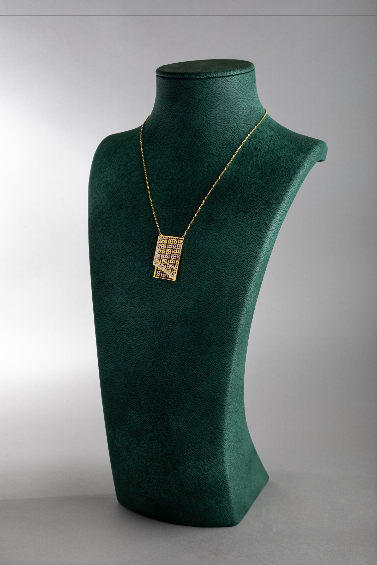 ملفع نقدة | Malffa Naqda Pendant